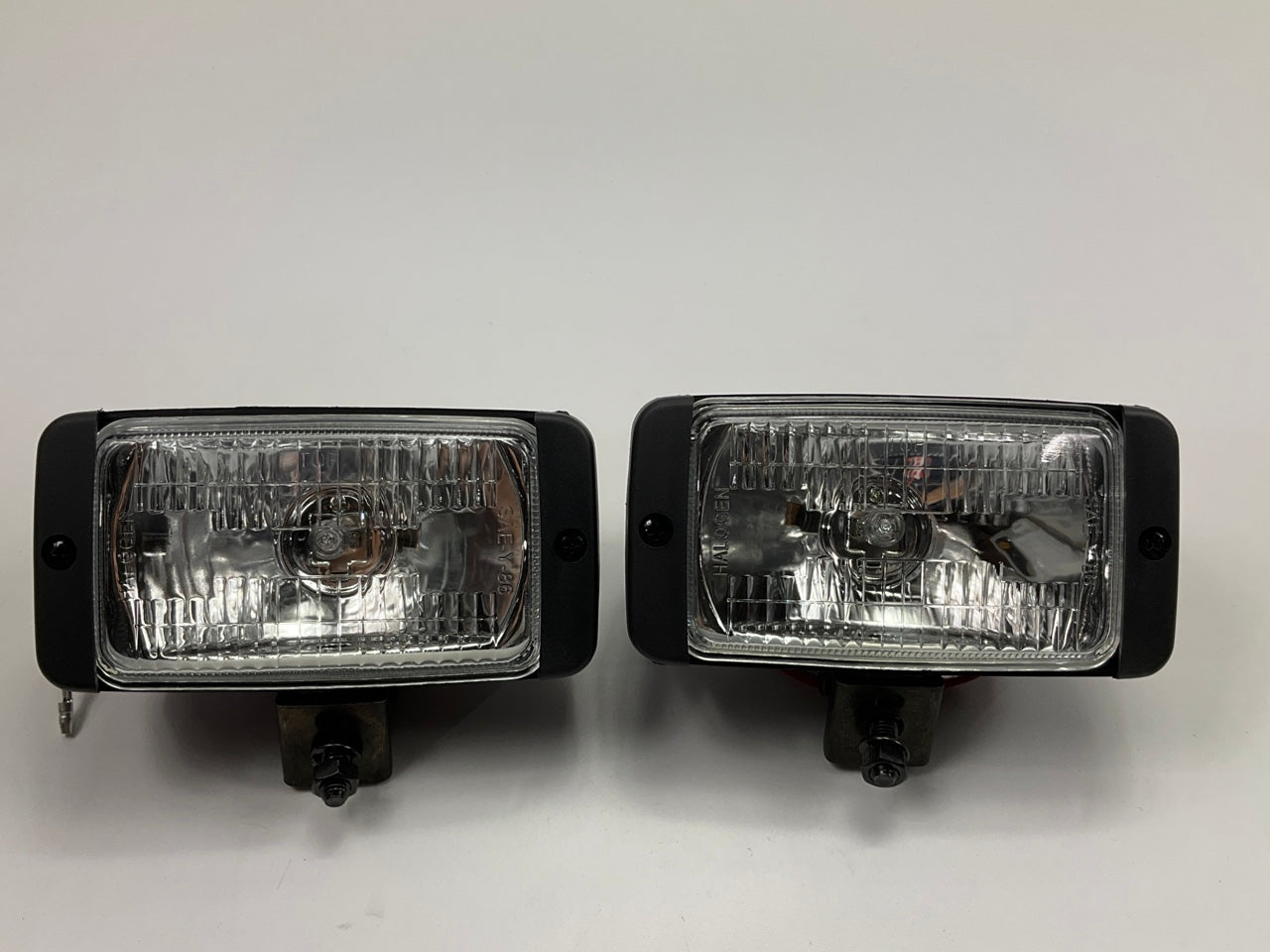 NEW UNBOXED Pilot Automotive PL-1018C Driving Light Lamps, Clear Lens