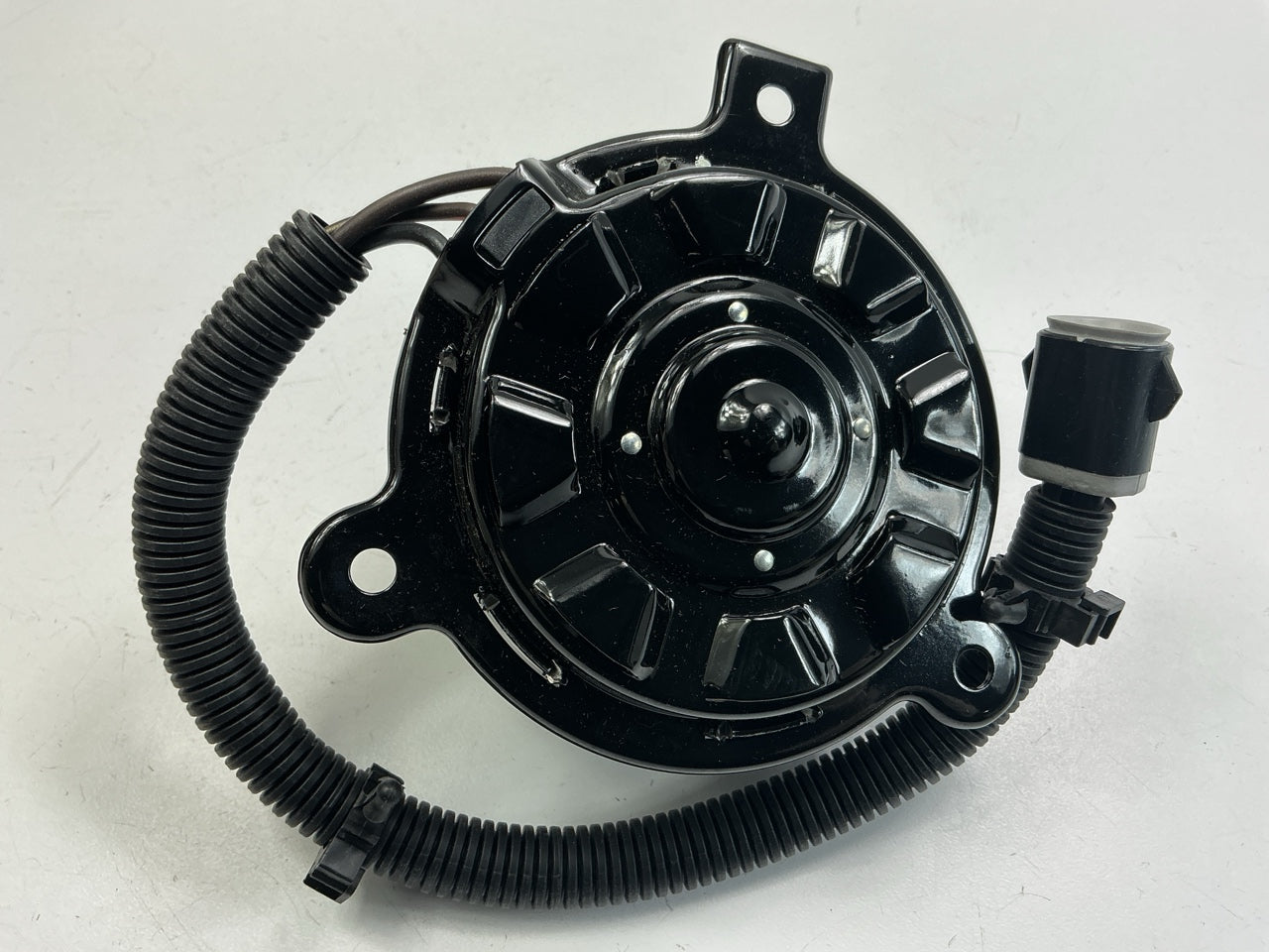 NEW - OUT OF BOX - Siemens PM254 Engine Radiator Fan Motor