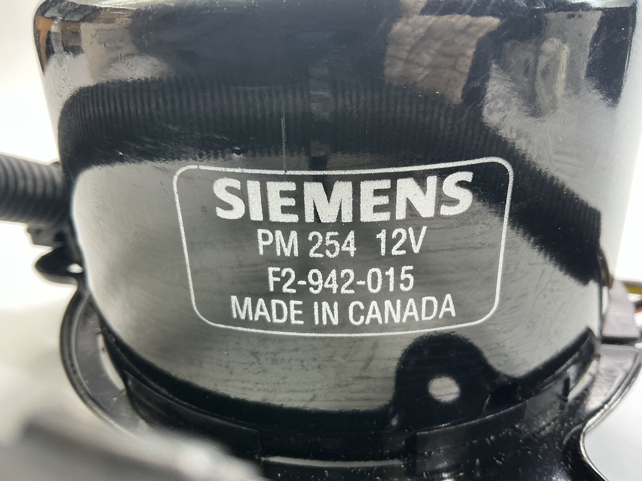 NEW - OUT OF BOX - Siemens PM254 Engine Radiator Fan Motor