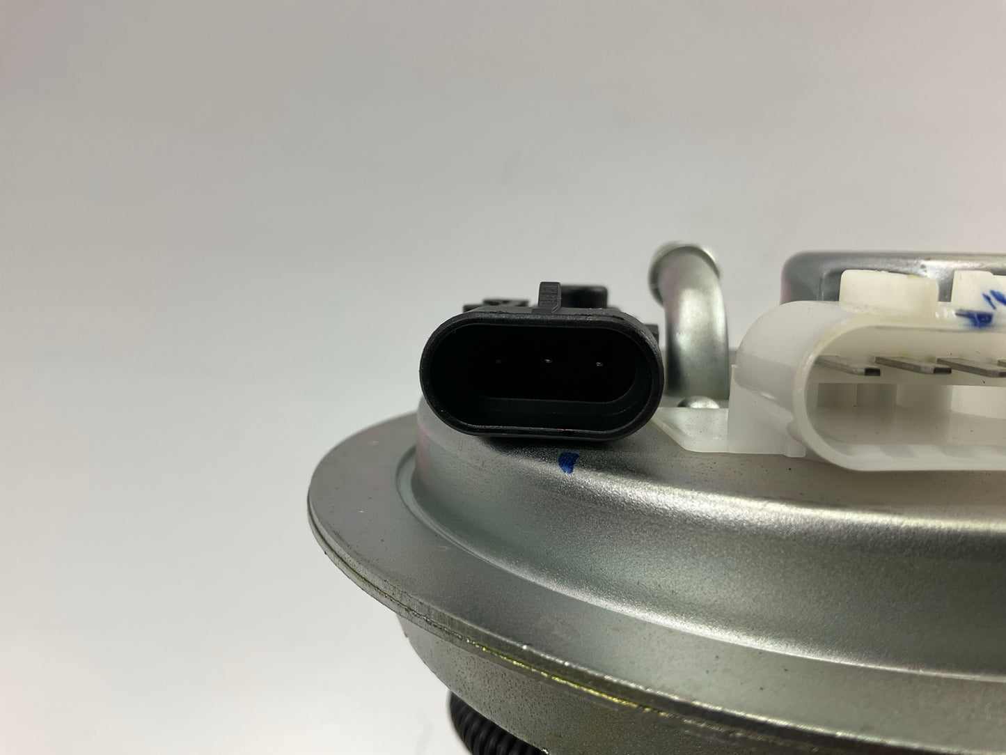 NEW UNBOXED - PN3053 Fuel Pump Module Assembly