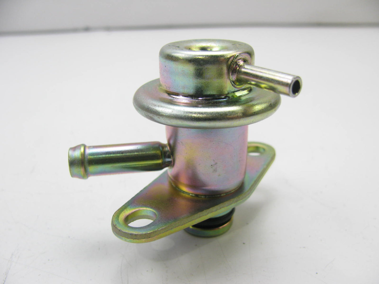 NEW UNBOXED PR185 Stock Fuel Pressure Regulator 1992 Mitsubishi 1.8L 2.4L-L4