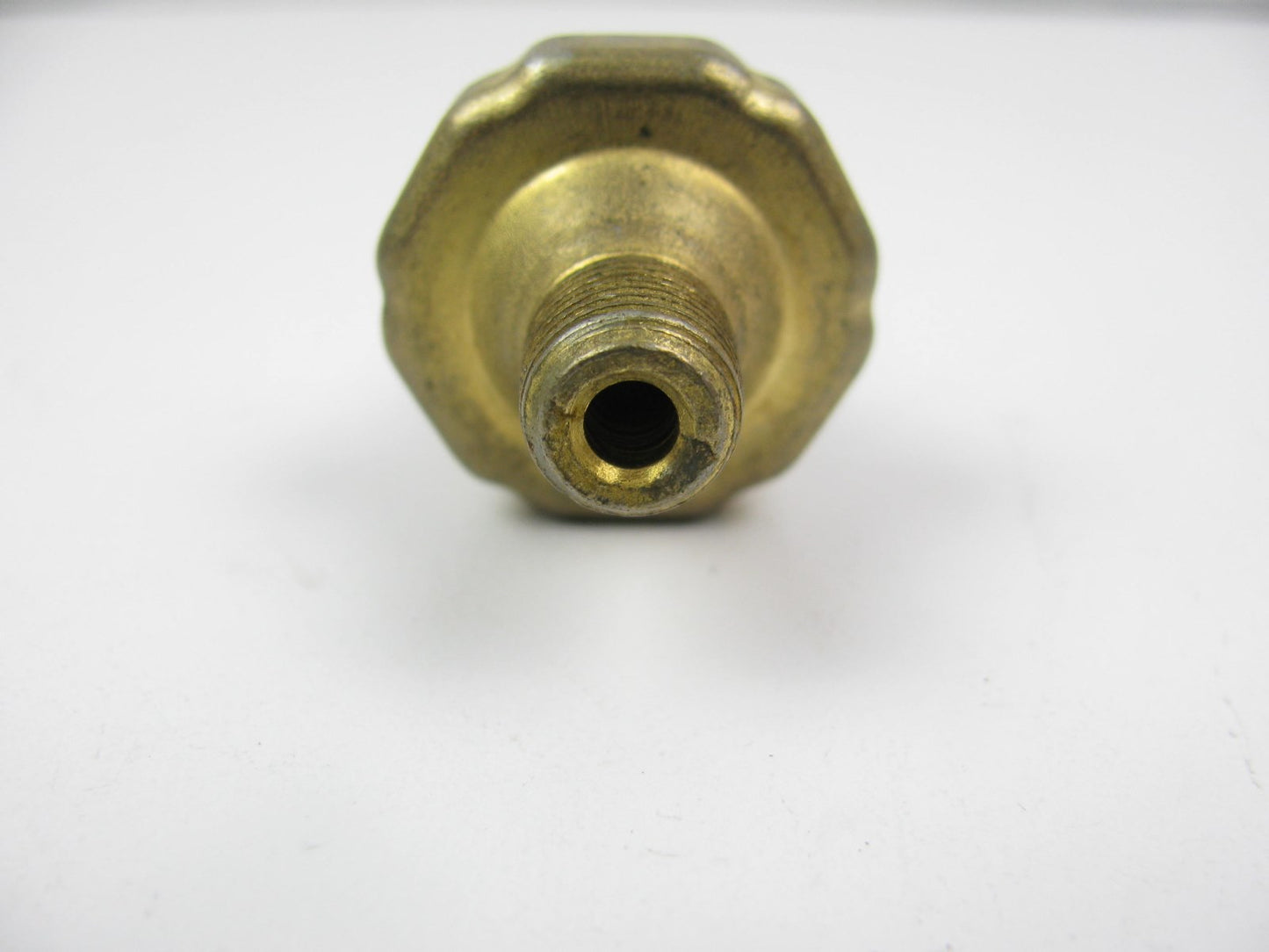 NEW - OUT OF BOX - Standard PS11 Engine Oil Pressure Switch Sender For Light
