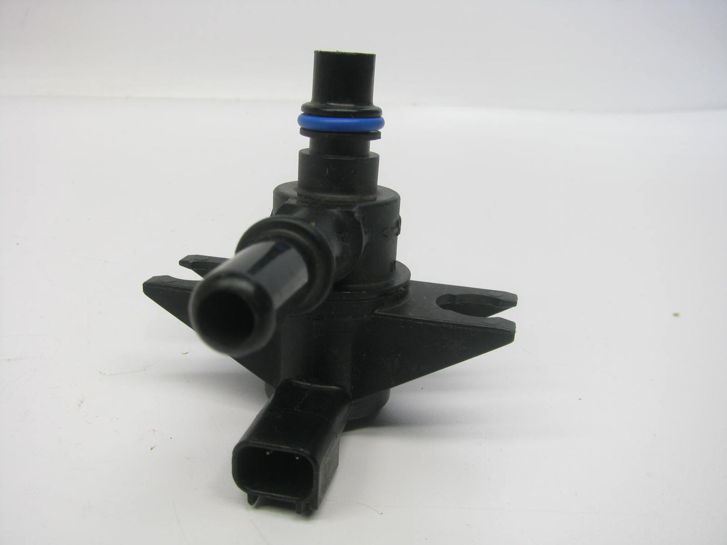 NEW - OUT OF BOX WELLS PV637 Vapor Canister Purge Valve