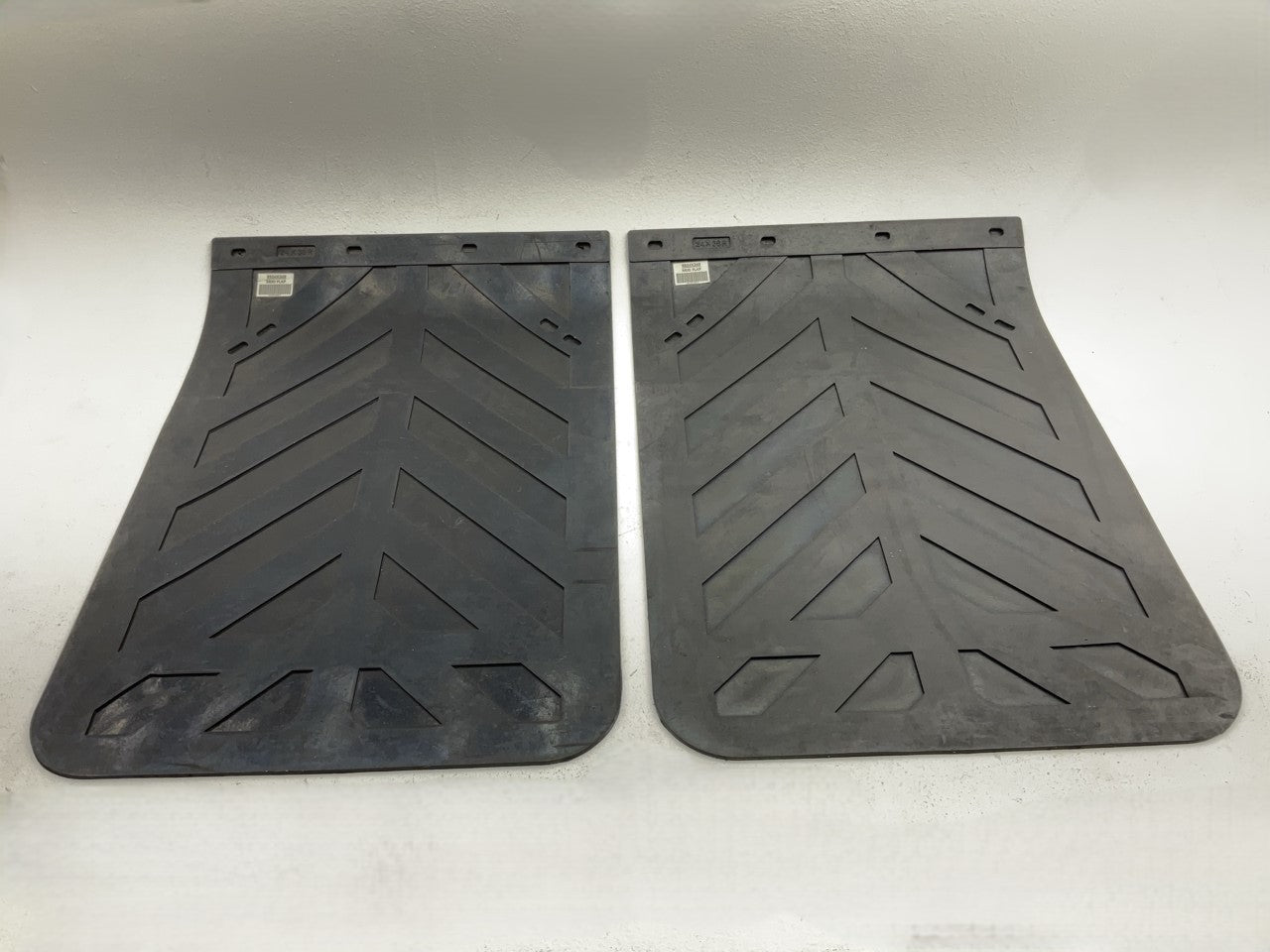 (2) Ranger RB24X36R Heavy Duty Chevron Splash Guards / Mud Flaps 24''x36''x1/4''