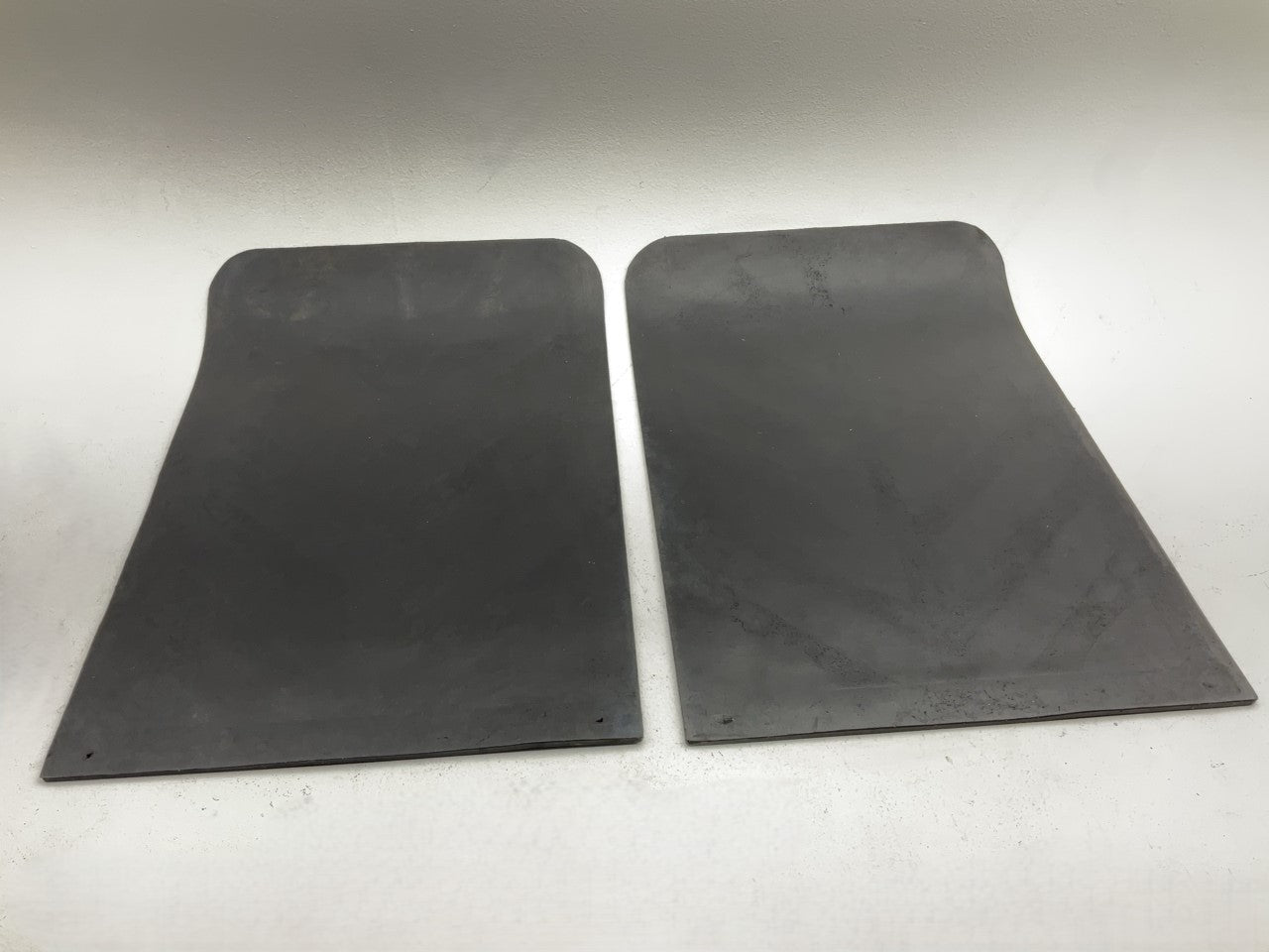 (2) Ranger RB24X36R Heavy Duty Chevron Splash Guards / Mud Flaps 24''x36''x1/4''