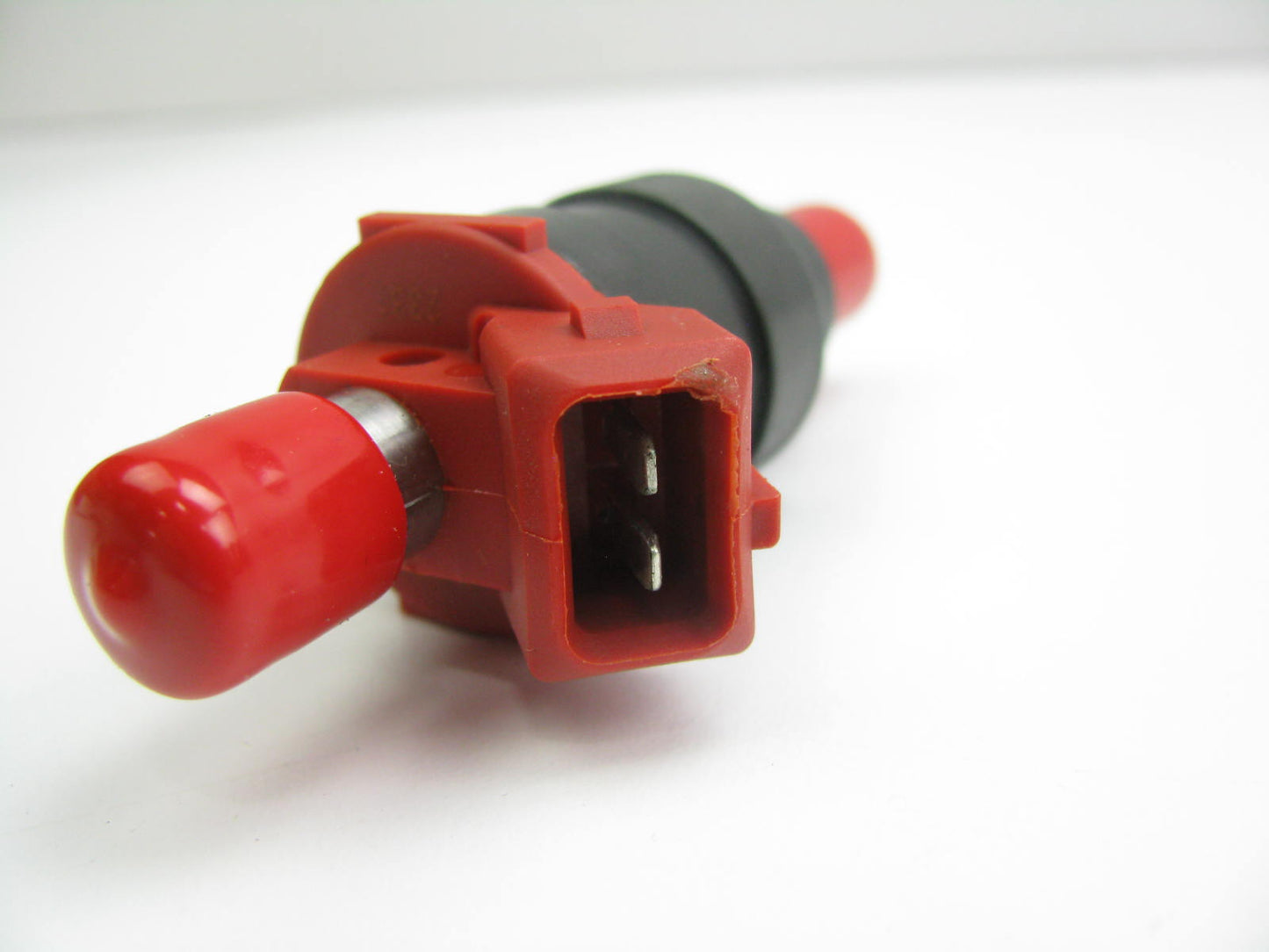 NEW - OUT OF BOX RIN-262 Fuel Injector For 1989-1995 Nissan 2.4L-L4