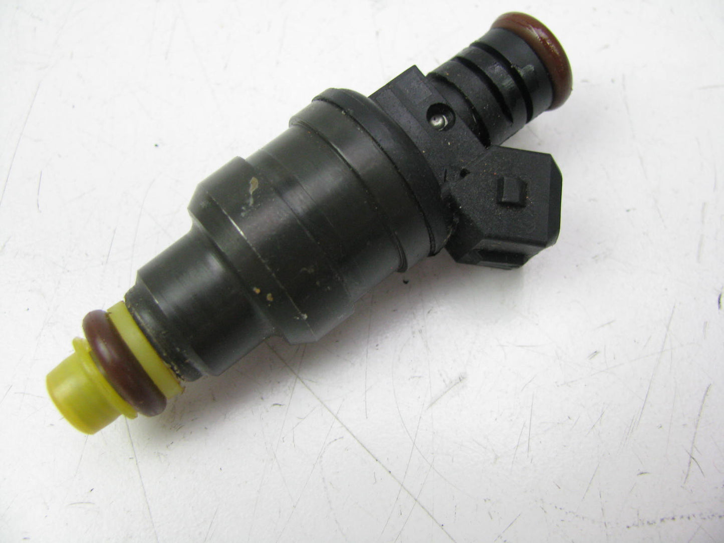 NEW - OUT OF BOX RIN-428 Fuel Injector For 94-95 Saab 900 2.5L-V6