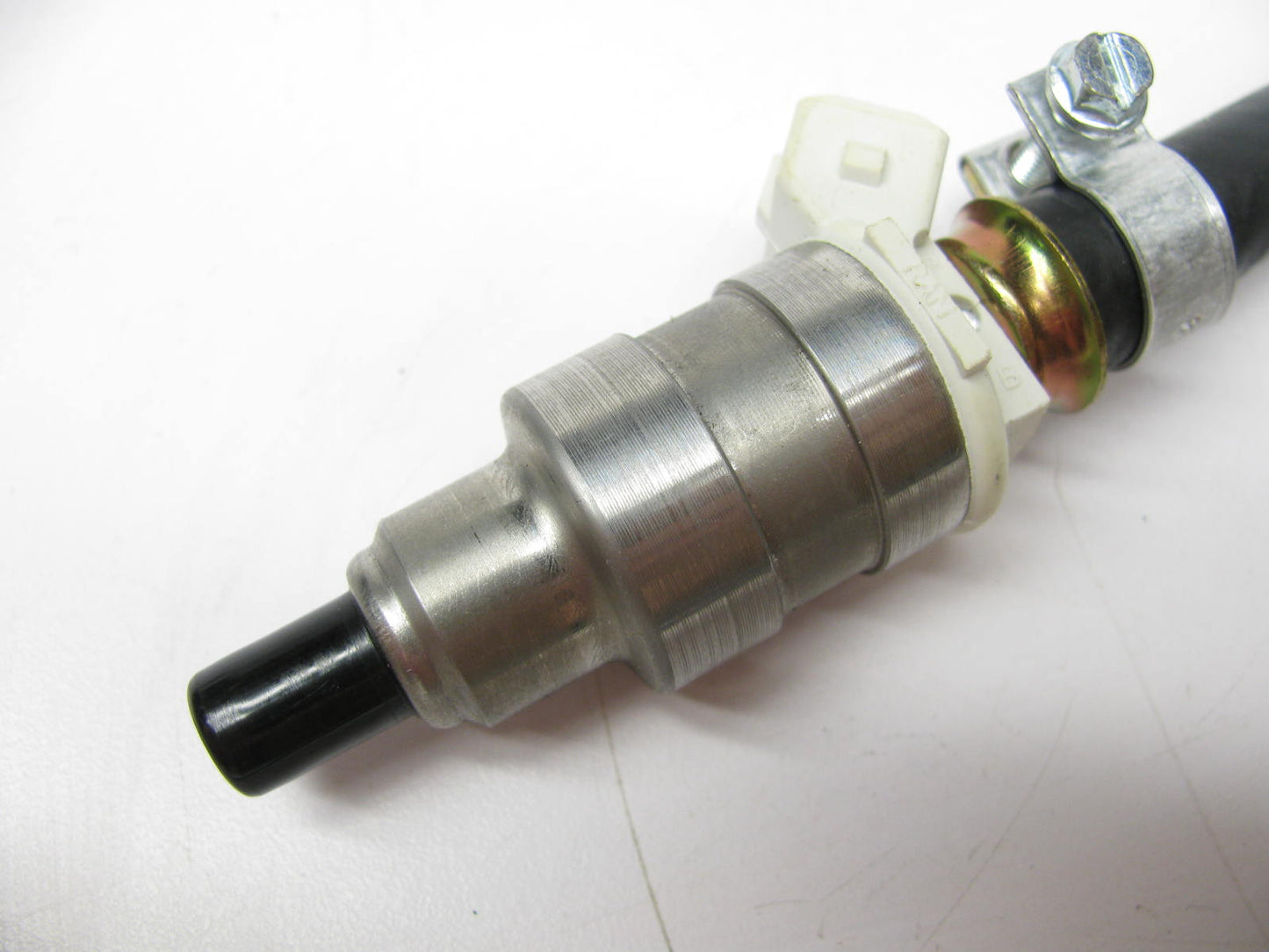 NEW - OUT OF BOX RIN-507 Fuel Injector