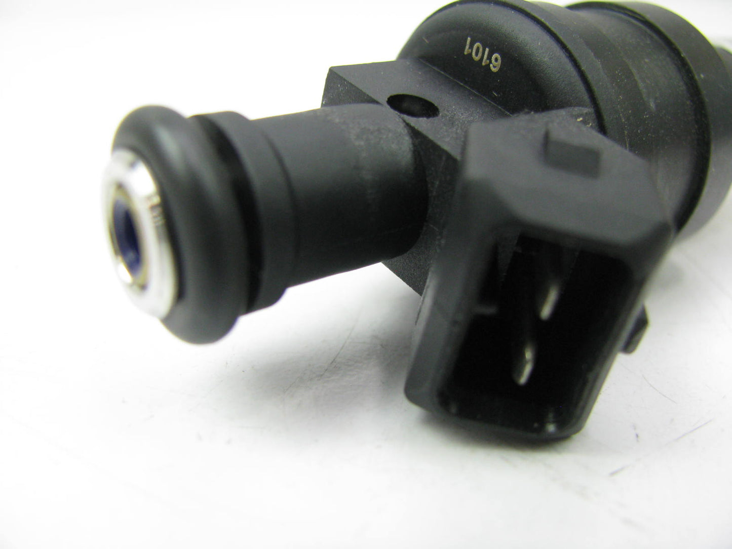 NEW - OUT OF BOX RIN-766 Fuel Injector for 1994-1996 Mercedes C220 2.2L-L4