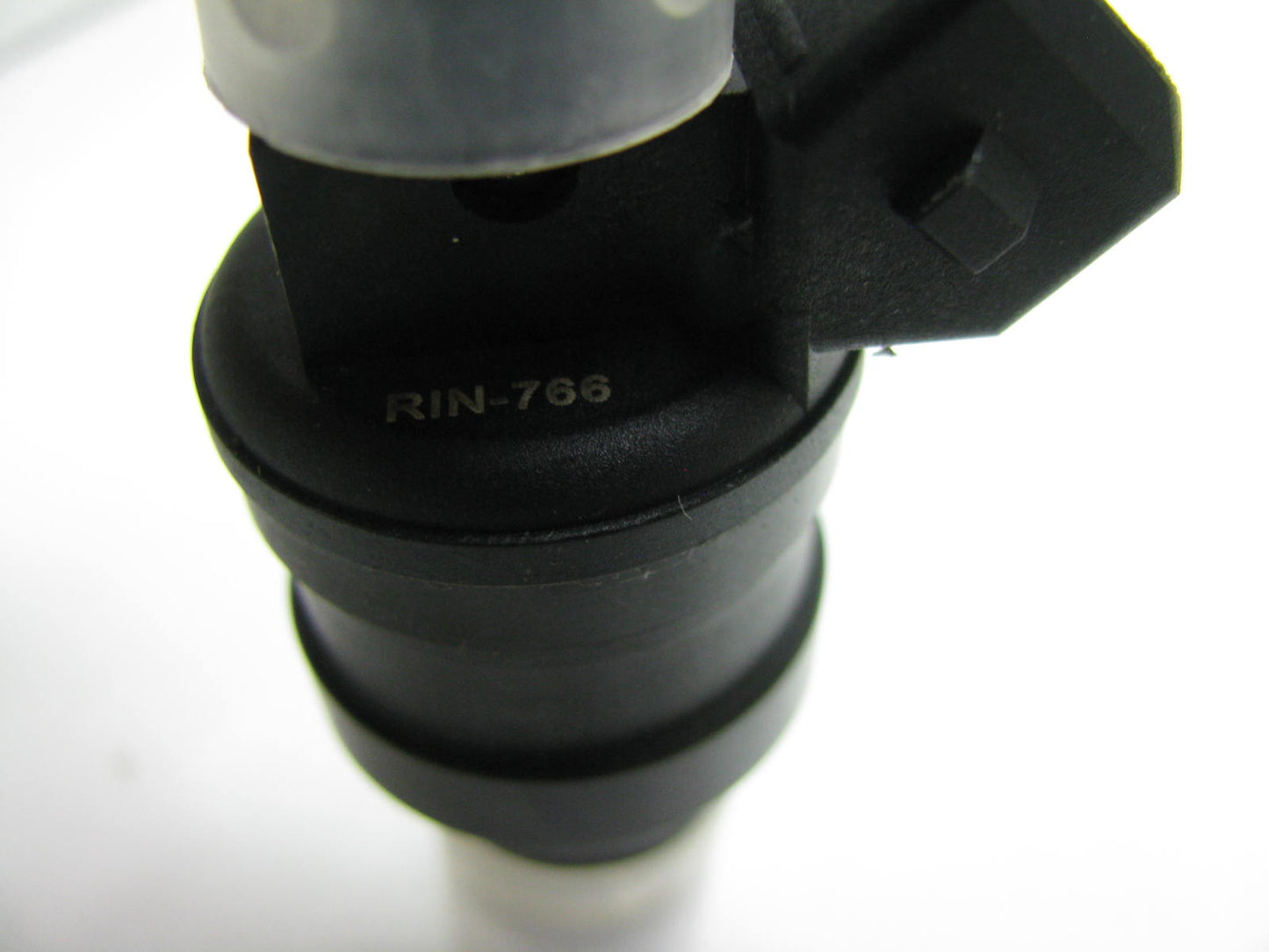 NEW - OUT OF BOX RIN-766 Fuel Injector for 1994-1996 Mercedes C220 2.2L-L4