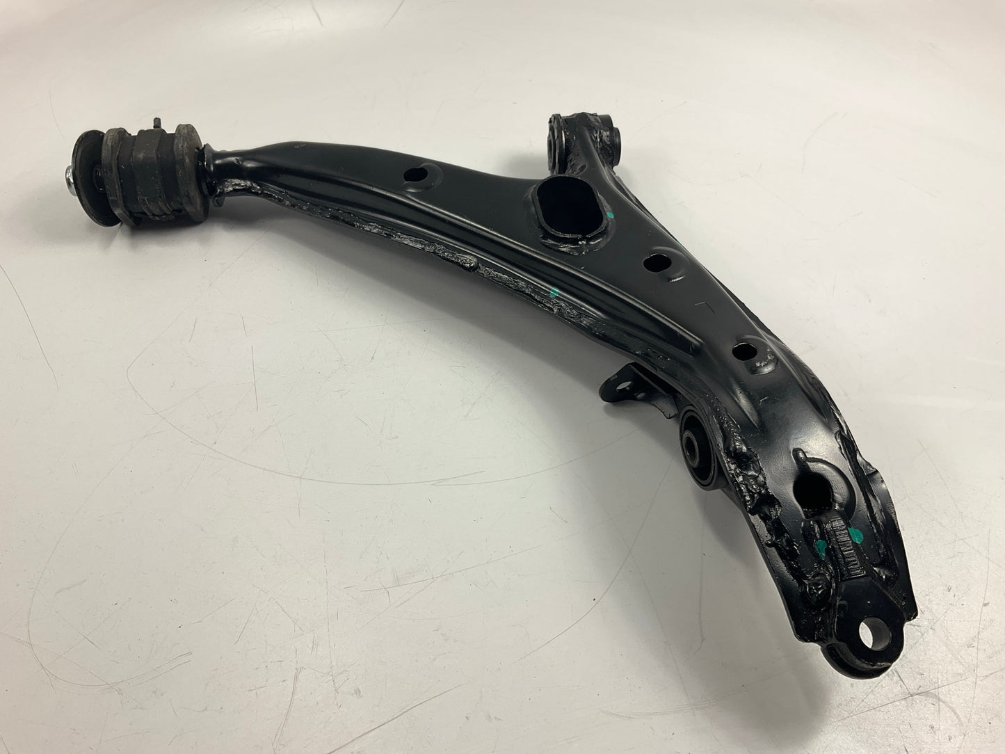 NEW - OUT OF BOX RK620049 Front Left Lower Suspension Control Arm
