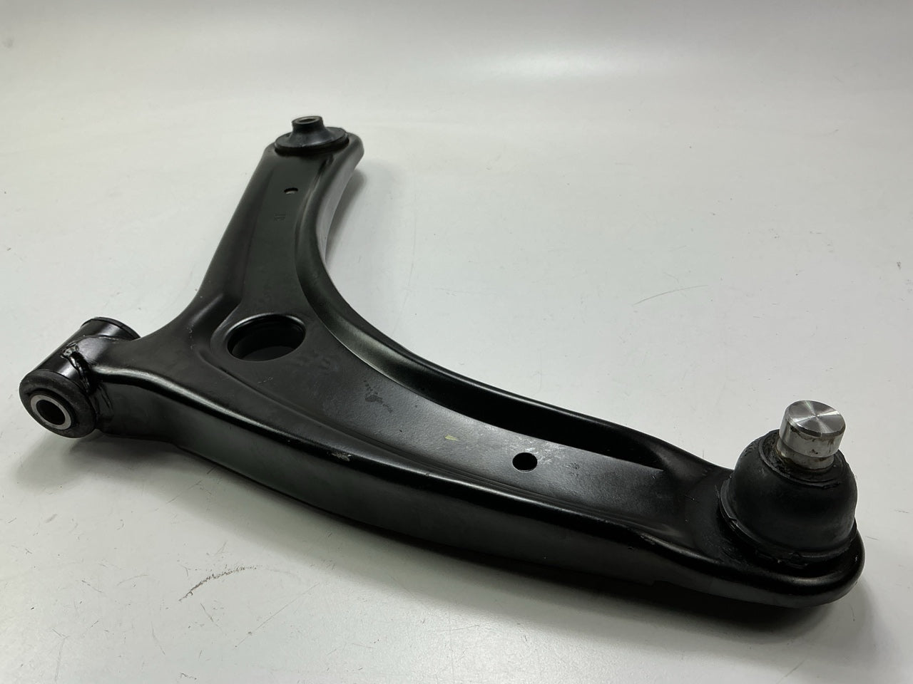 NEW UNBOXED - RK620066 Front Left Lower Control Arm And Ball Joint - AFTERMARKET