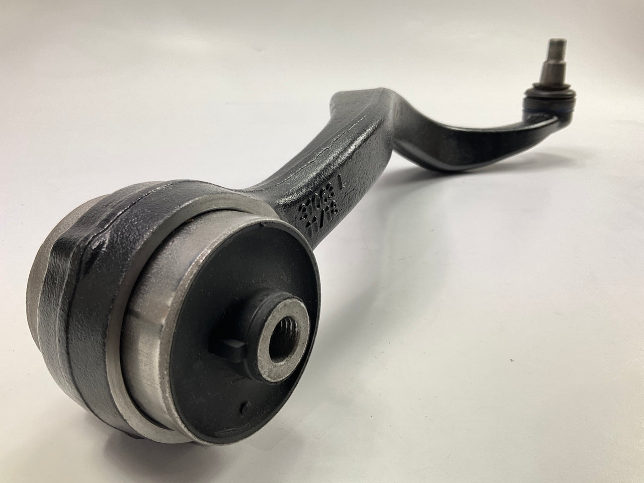 NEW UNBOXED RK620492 Front Left Lower Rearward Control Arm, Missing Hardware