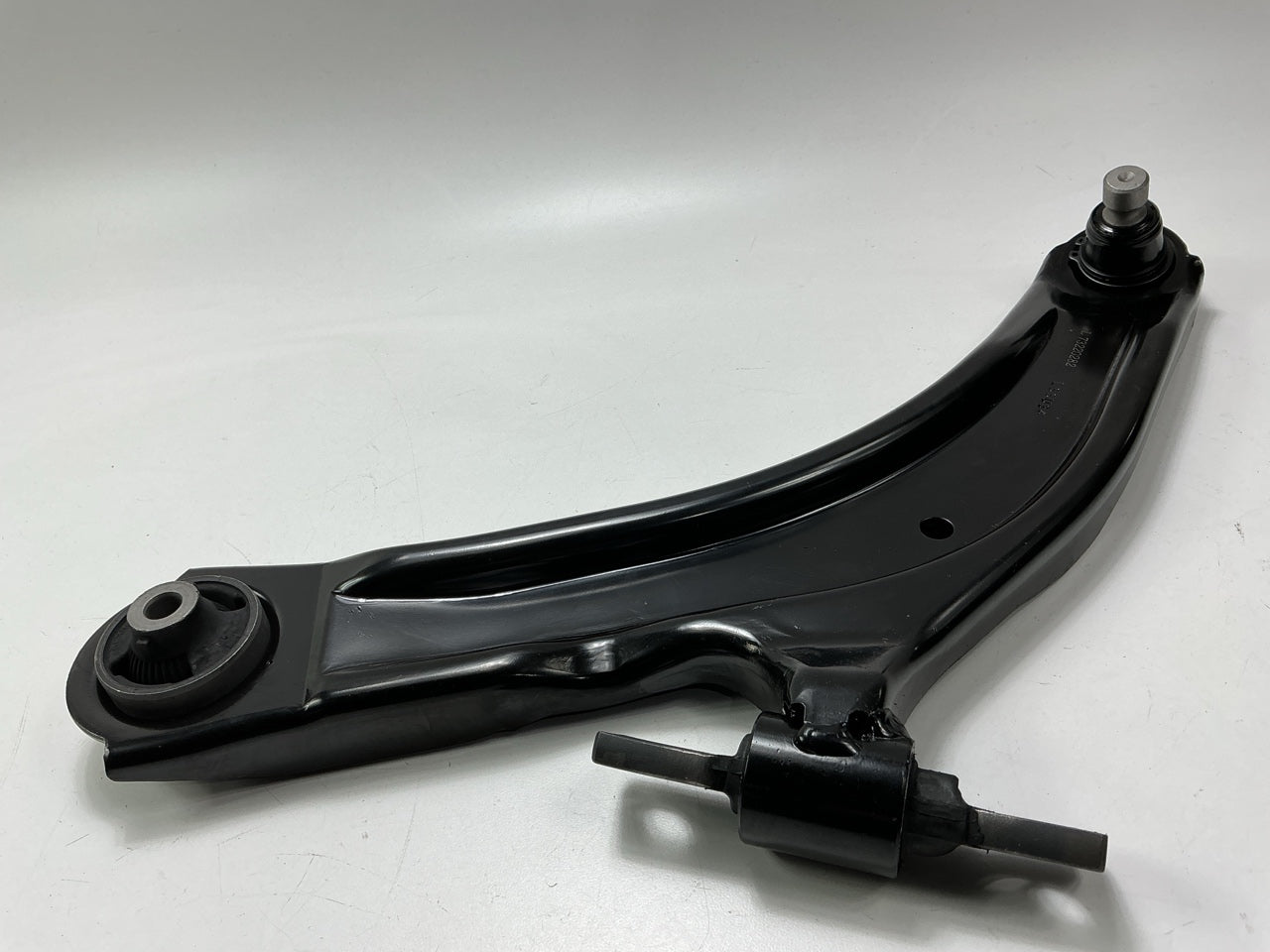 NEW - UNBOXED RK621452 Front Left Lower Suspension Control Arm And Ball Joint