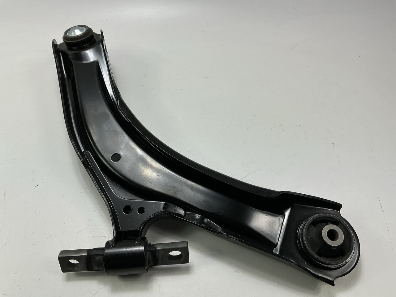 NEW - UNBOXED RK621452 Front Left Lower Suspension Control Arm And Ball Joint