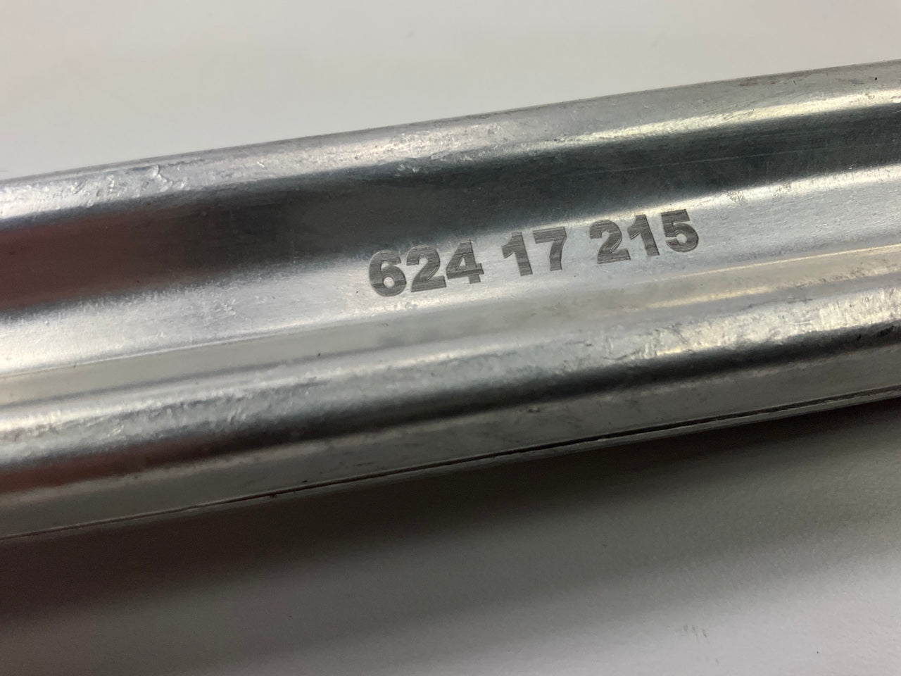 NEW UNBOXED RK641995 Rear Left Lower Rearward Suspension Strut Rod Control Arm