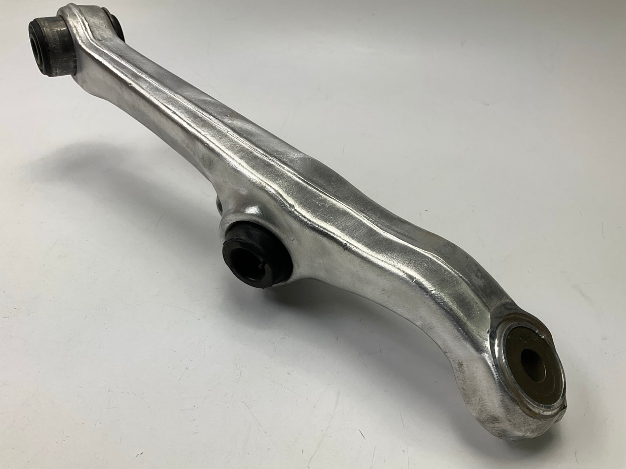 NEW - OUT OF BOX RK643066 Front Left Lower Suspension Control Arm