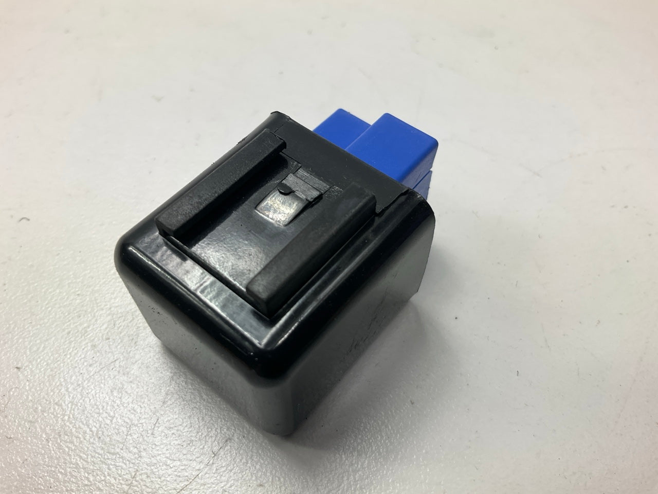 NEW - UNBOXED RY385 Battery Charge Relay, Replaces # MC867656 1181DK