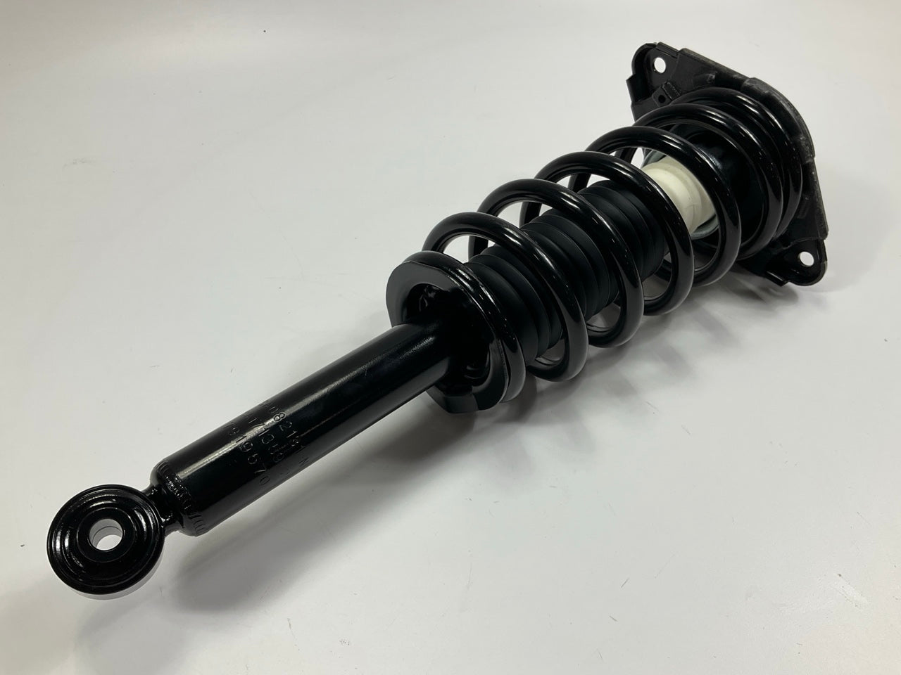 NEW - UNBOXED SA171359 Suspension Strut Assembly, Rear