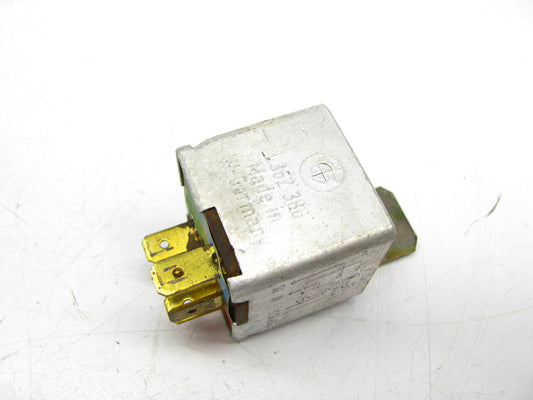 NEW - OUT OF BOX - OEM BMW SARR SAR9220 BMW Sunroof Relay  12V