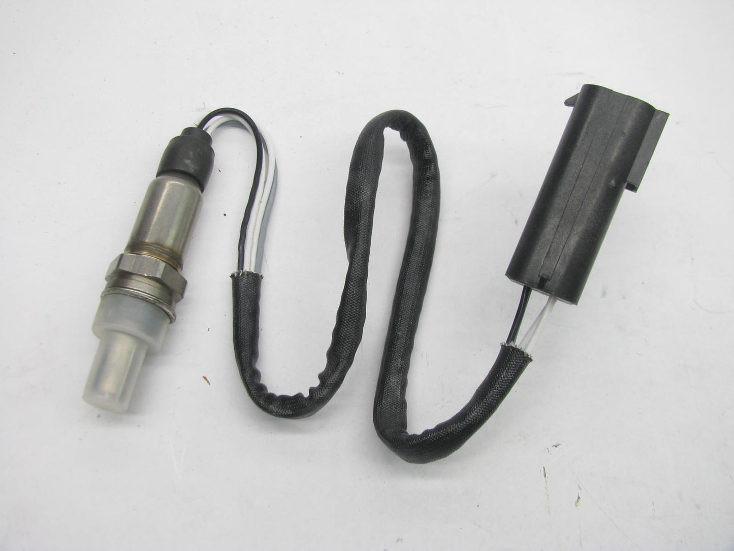 NEW - OUT OF BOX SG203 Front Oxygen O2 Sensor 1995-98 Avenger 96-98 Sebring 2.0L