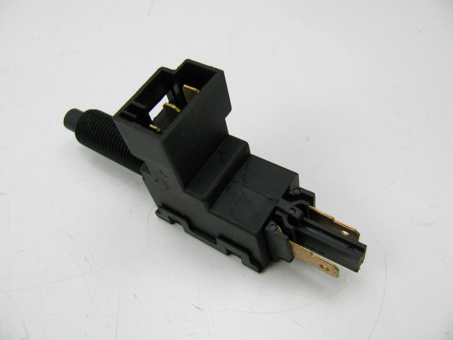 NEW - OUT OF BOX STANDARD SLS132 Brake Light Switch - 853A 25523464 25529861