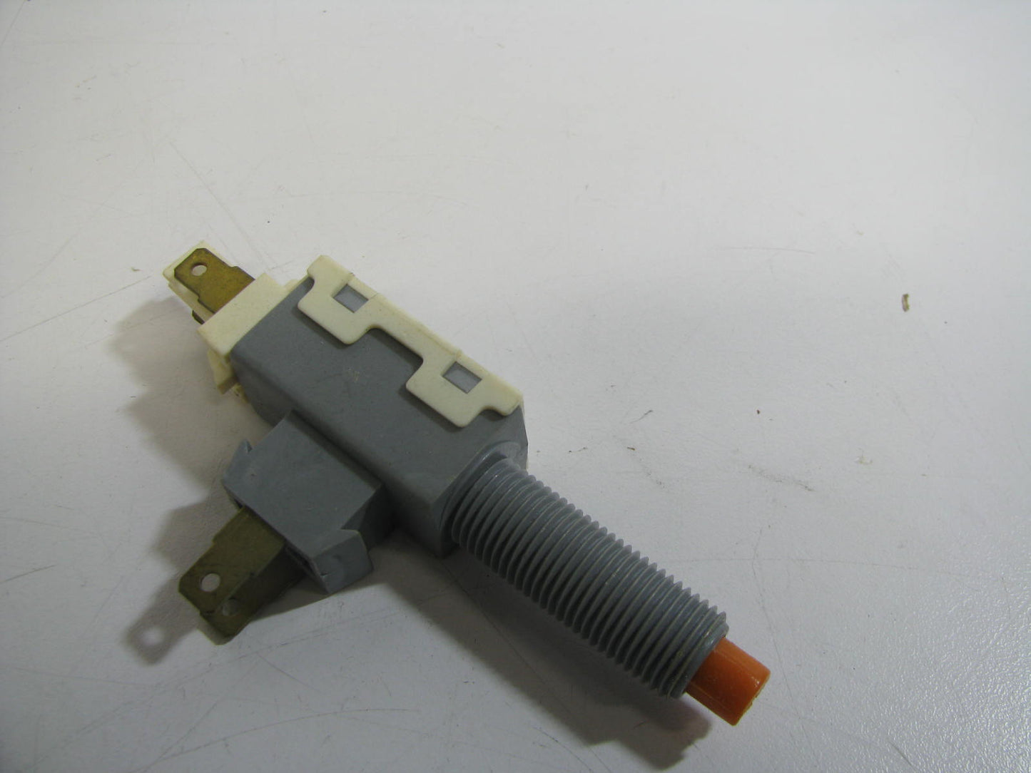 NEW - OUT OF BOX - STANDARD SLS110 Brake Light Switch - D851A SWG1980 DR498