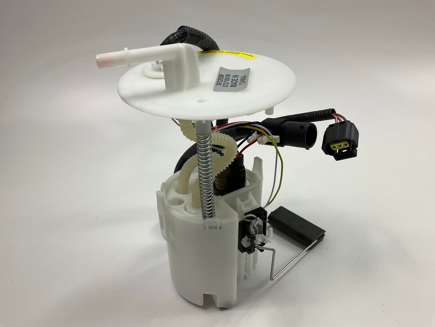NEW UNBOXED Spectra SP2285M Fuel Pump - 2000-2003 Ford Taurus