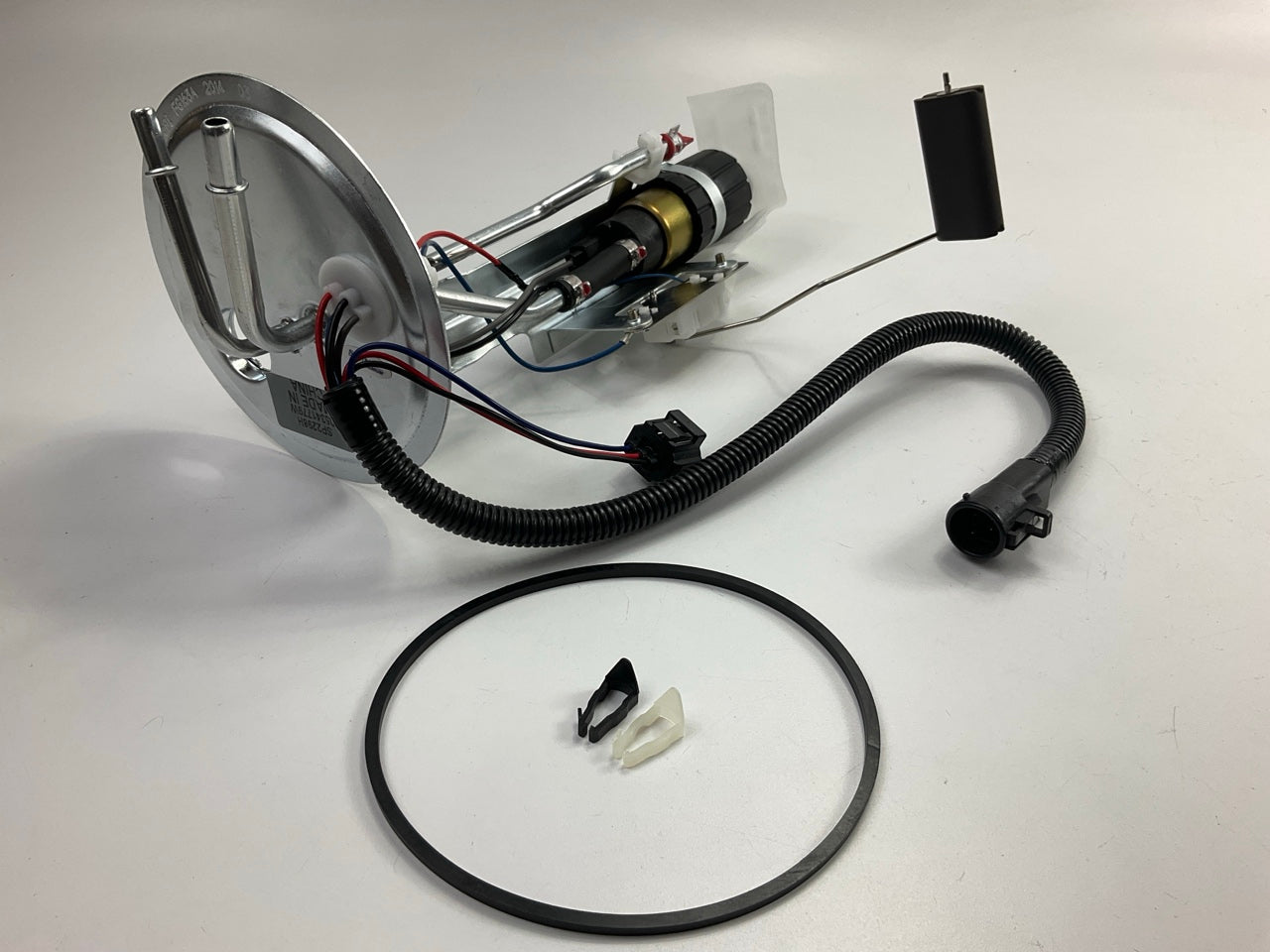NEW UNBOXED Spectra SP2298H Fuel Pump For 1999-2002 Ford Expedition