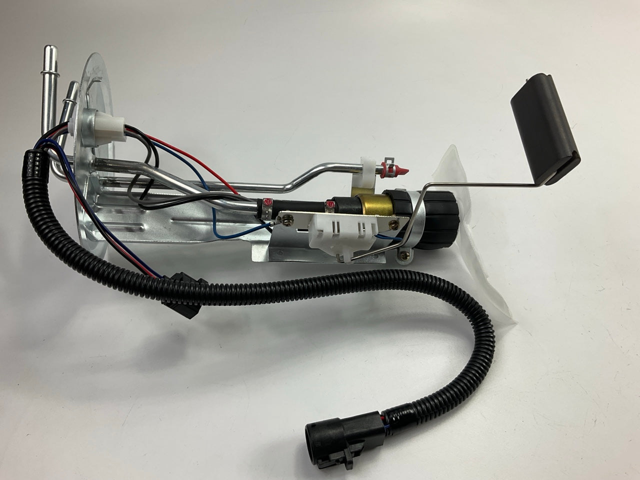 NEW UNBOXED Spectra SP2298H Fuel Pump For 1999-2002 Ford Expedition