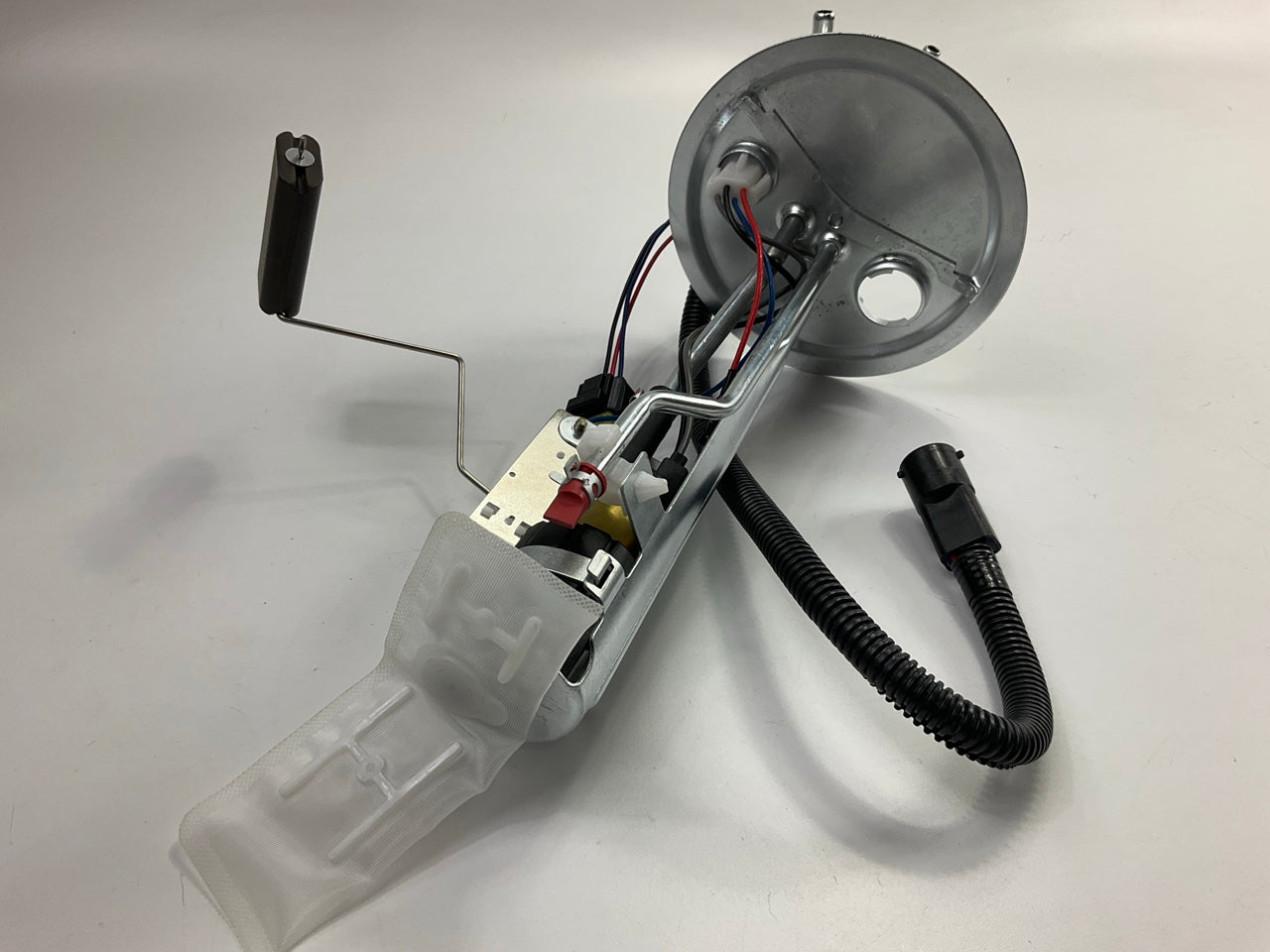 NEW UNBOXED Spectra SP2298H Fuel Pump For 1999-2002 Ford Expedition