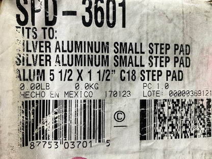 NEW UNBOXED Go Rhino SPD-3601 Aluminum ''Original'' Dominator D3 Step Pads