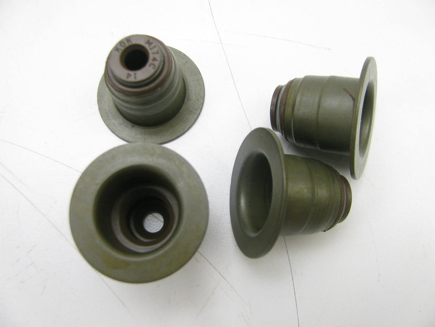 NEW - UNBOXED - (16) FEL-PRO SS71237 Engine Valve Stem Seals Set