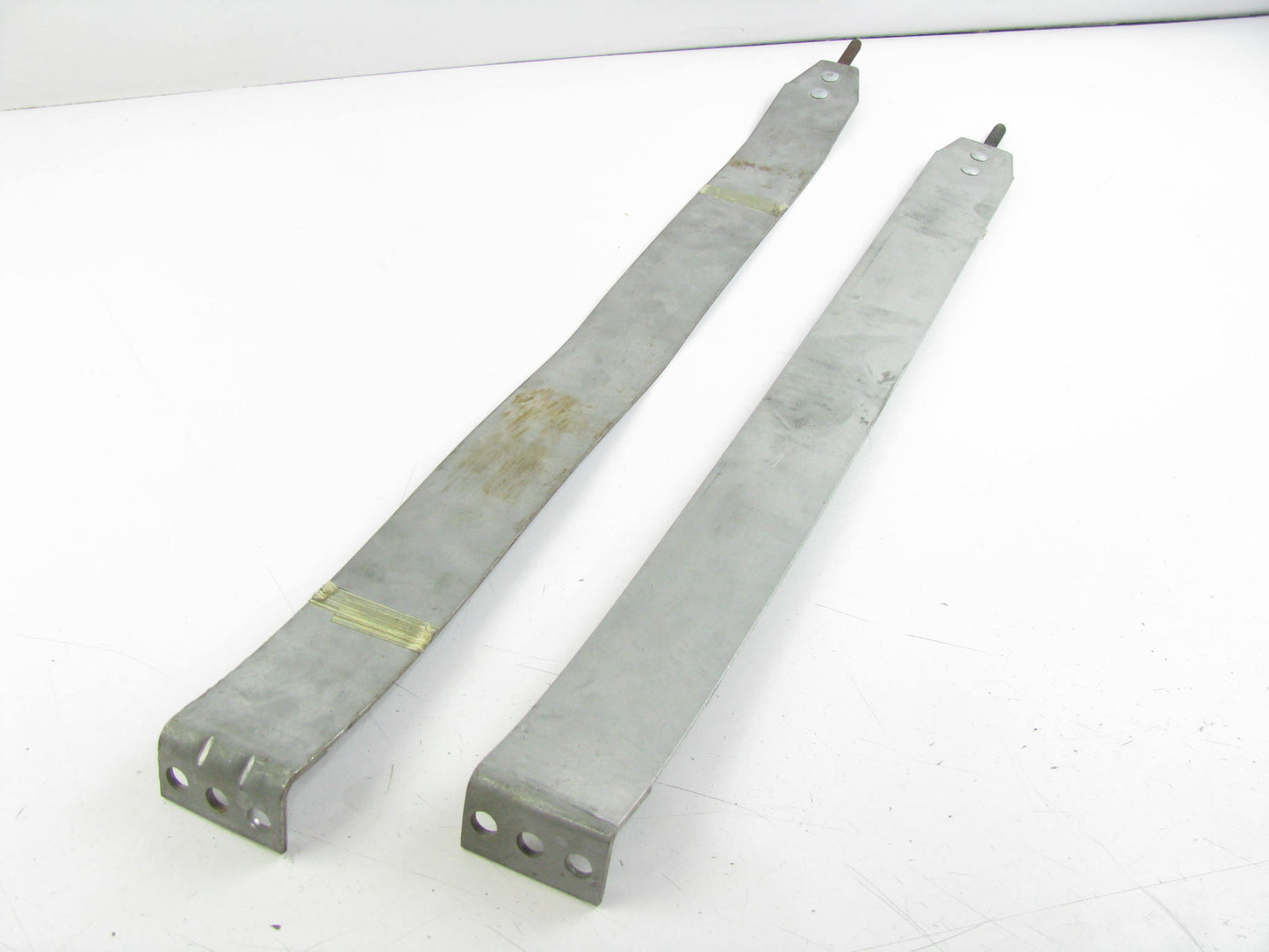 NEW - UNBOXED ST215 Fuel Tank Straps