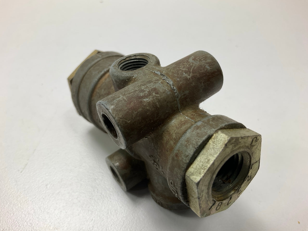 NEW UNBOXED SV-1 Synchronizing Air Brake Control Valve - 278825