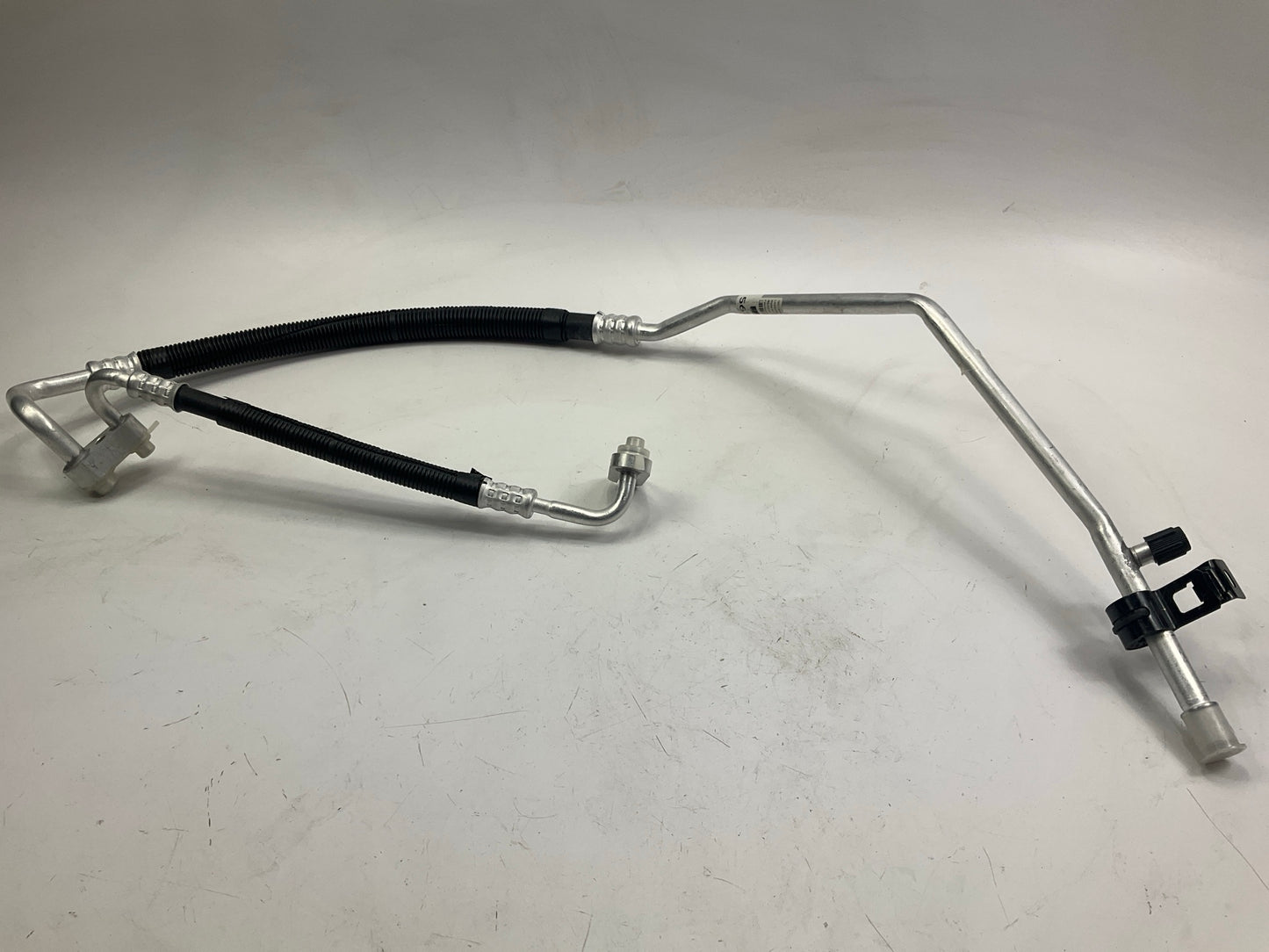 NEW UNBOXED T56774 A/C Suction Line Hose - 2004-2008 Chevy Malibu