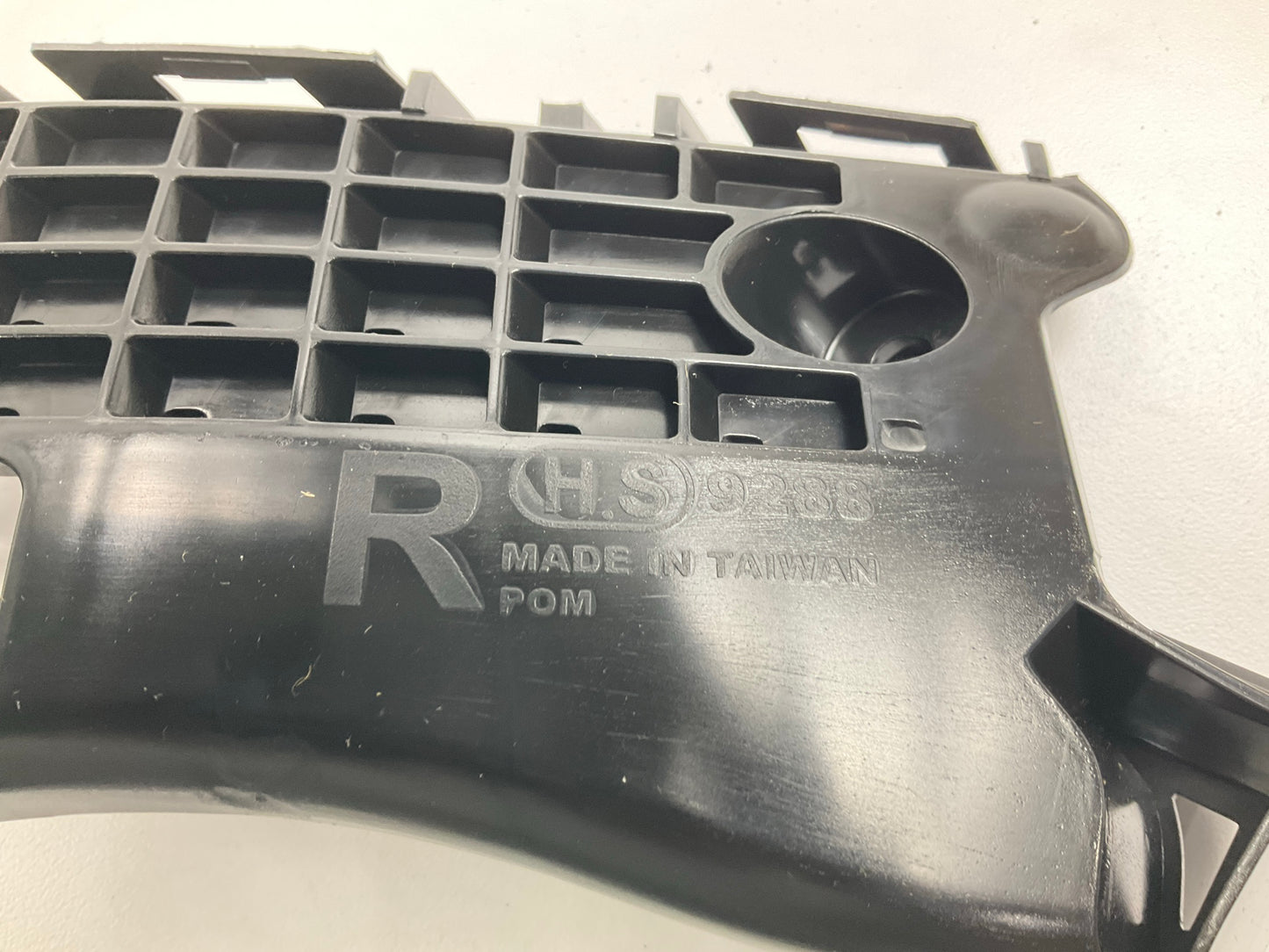 TO1043134 Bumper Retainer For 2018-2019 Toyota C-HR Front Passenger Side