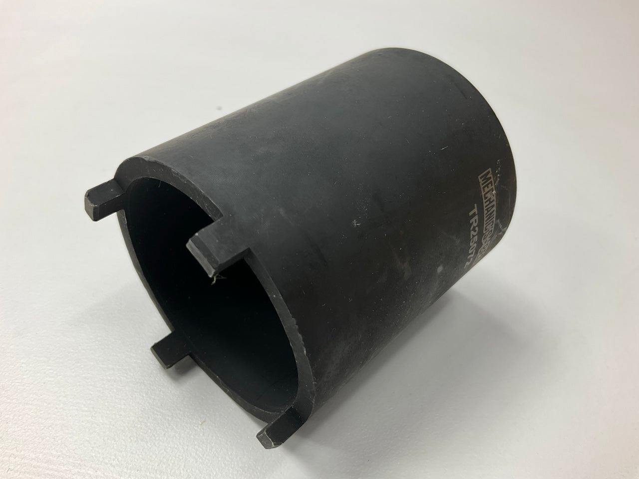 NEW UNBOXED Mechanics Best TR25072 4WD Lug Nut Spindle Socket - Dana 44 Axle Type 2