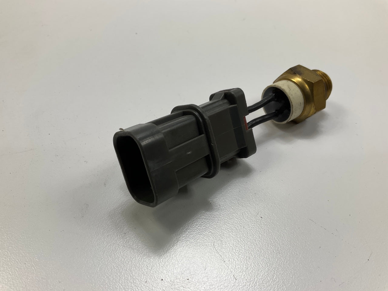 NEW - OUT OF BOX TS-133 Engine Cooling Fan Switch