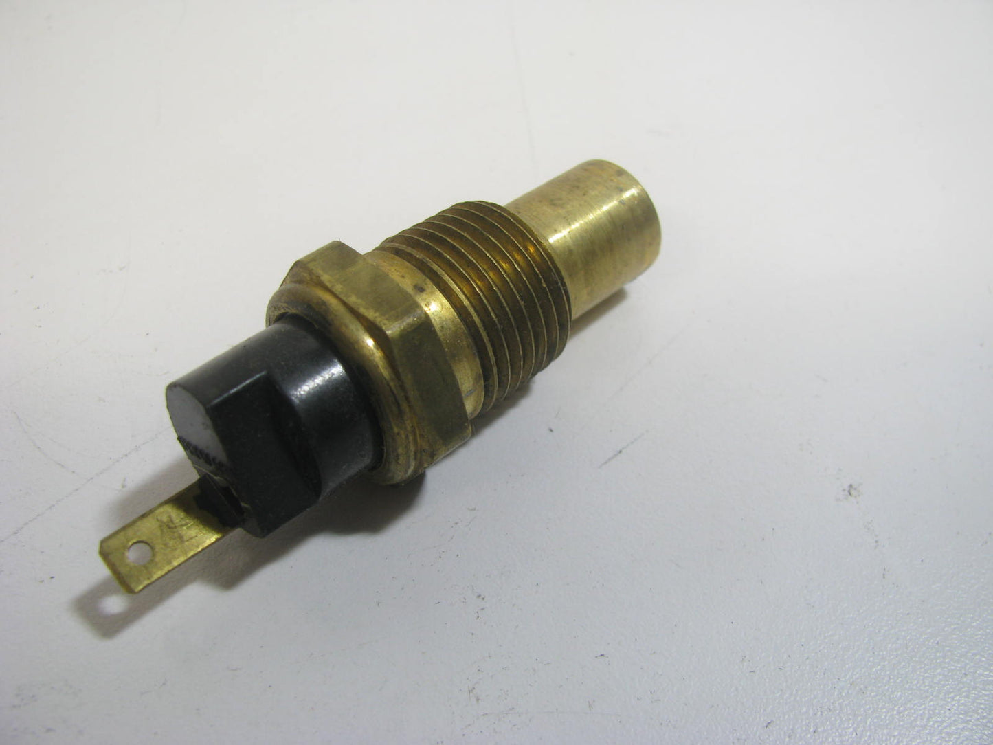 NEW - Out Of Box STANDARD TS11 Engine Coolant Temperature Sensor - 1T1059 TU46