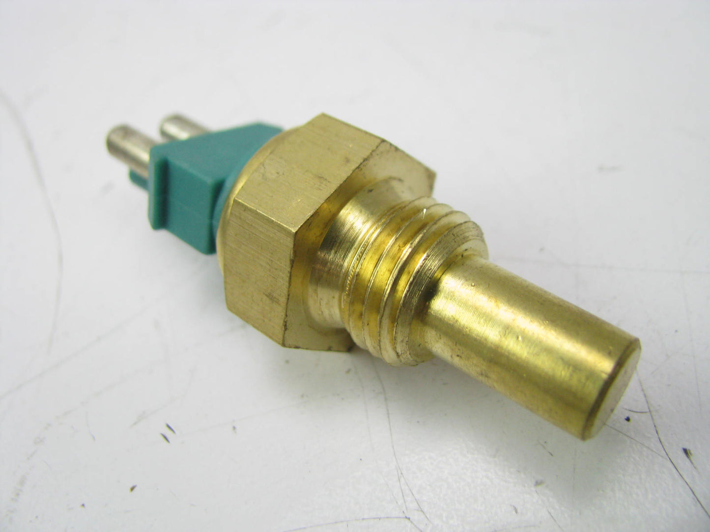 NEW - OUT OF BOX TS557 Engine Coolant Temperature Sensor Sender Switch