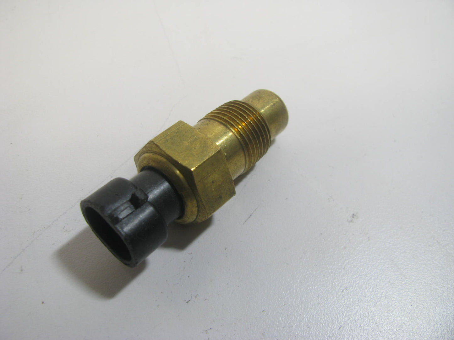 NEW - UNBOXED STANDARD TX13 Engine Coolant Temperature Sensor