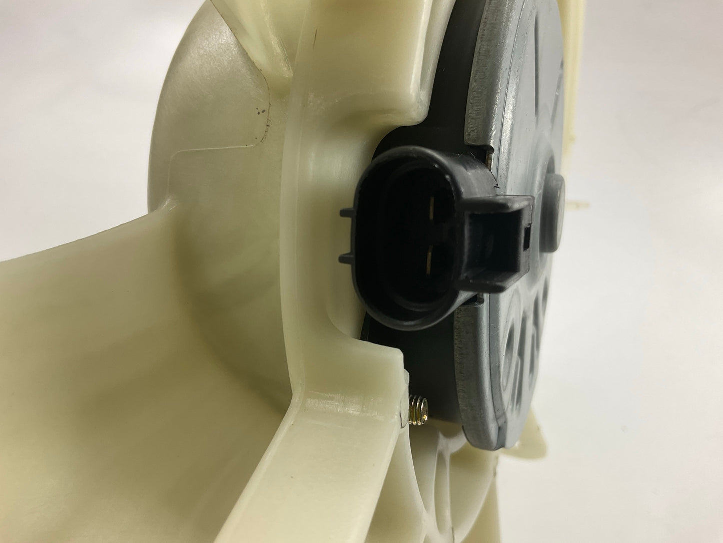 TYCB089AA Engine Cooling Fan Radiator Fan Motor - 2003-2008 Toyota Corolla, Vibe