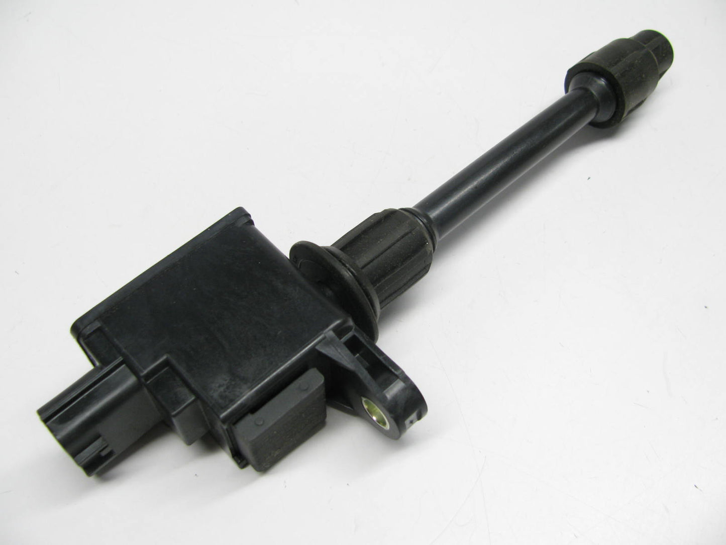 NEW - OUT OF BOX UF348 Rear Ignition Coil For 2000 Nissan Maxima 3.0L-V6