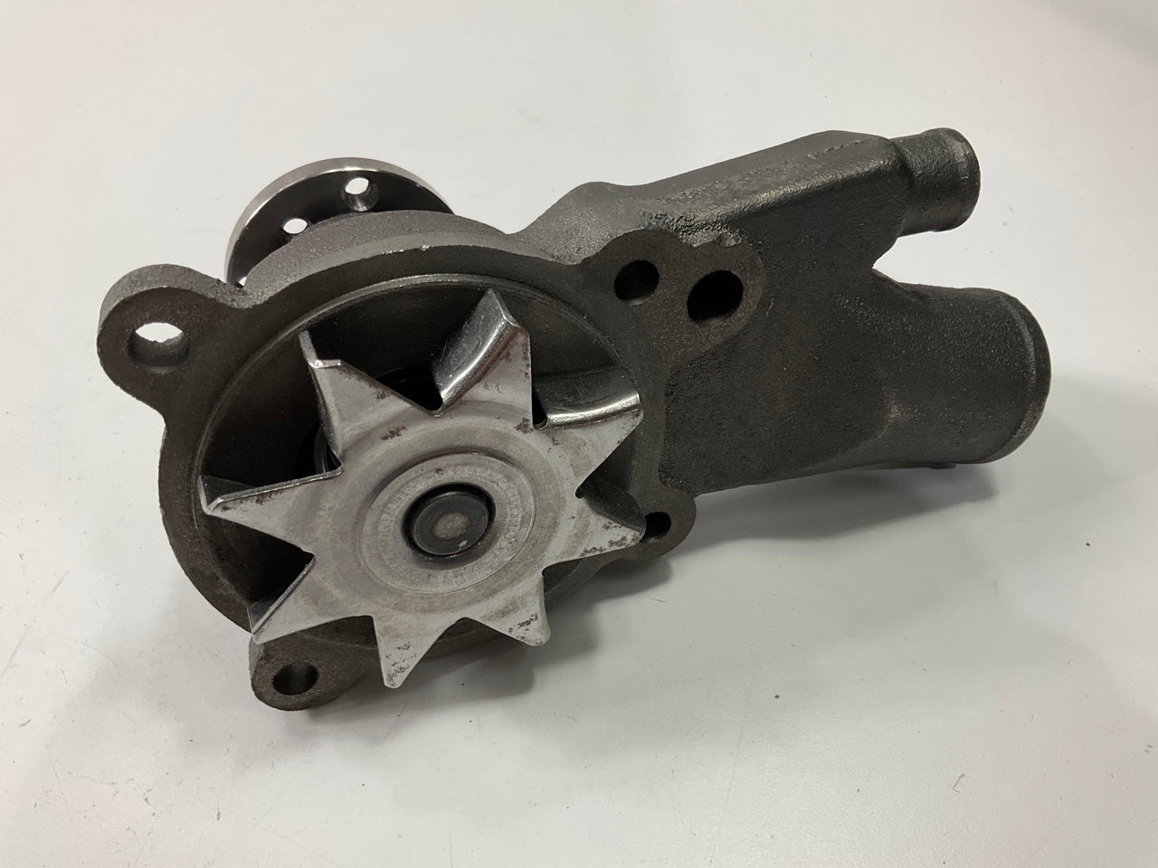 NEW UNBOXED US1107 Water Pump - Comes Without Gasket