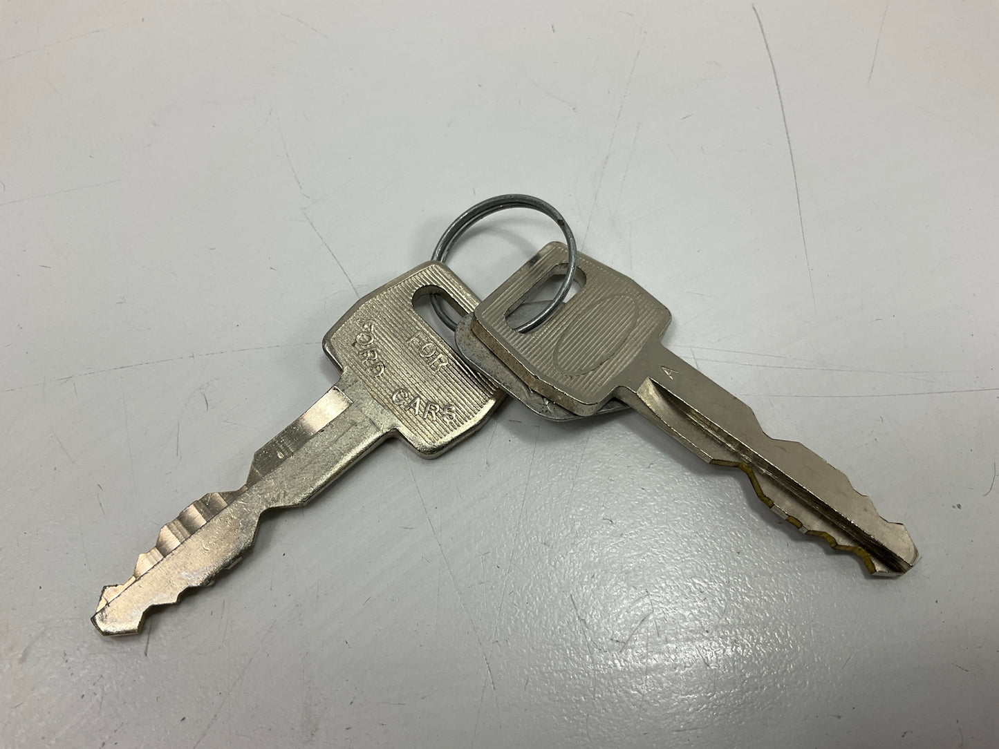 NEW - OUT OF BOX US70L Ignition Lock Cylinder & Keys