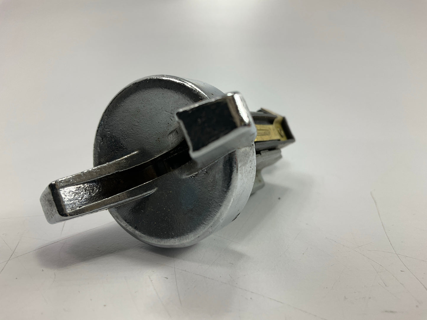 NEW - OUT OF BOX US70L Ignition Lock Cylinder & Keys