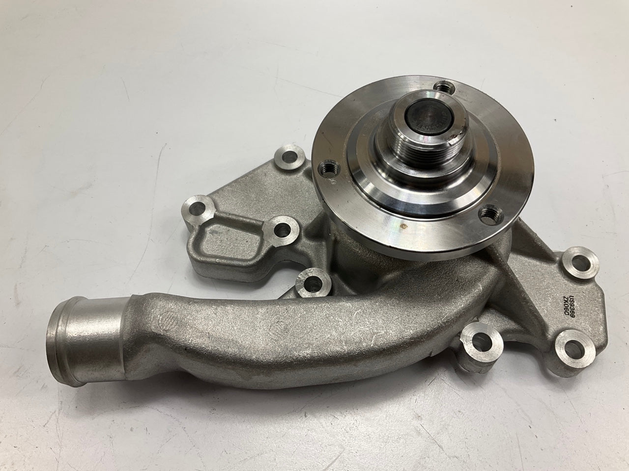 NEW - UNBOXED US9369 Engine Water Pump 1993-2004 Land Rover 4.0L 4.6L-V8