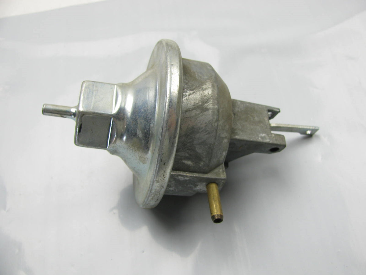 NEW - OUT OF BOX - Distributor Vacuum Advance Control V155 - C29 Casting ID