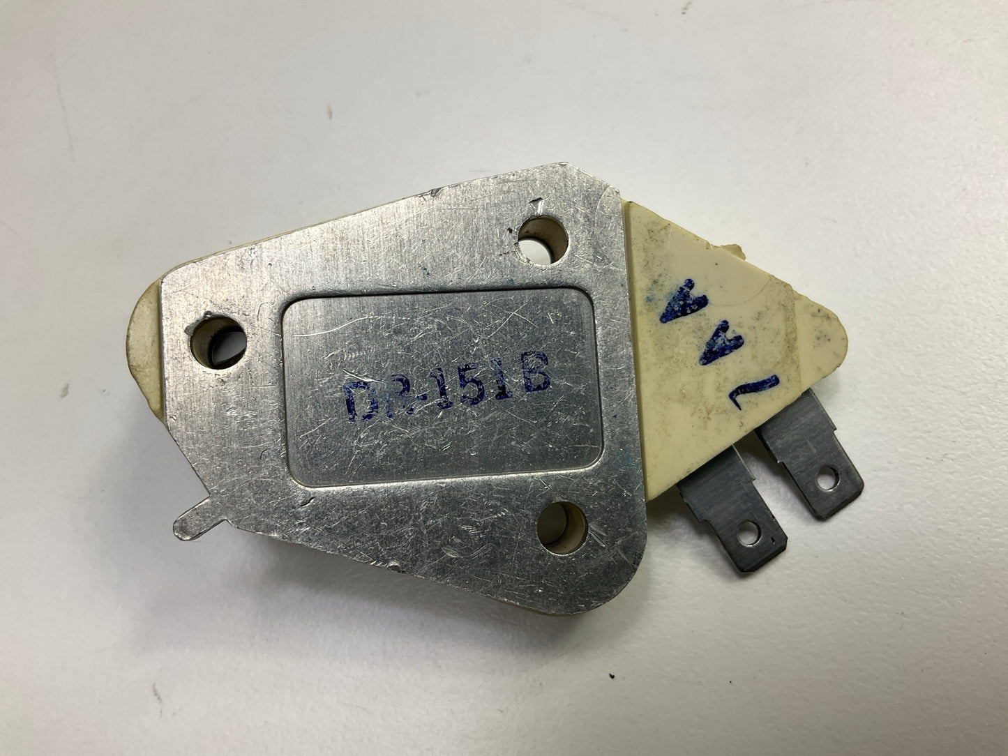 NEW - OUT OF BOX VR-111 Voltage Regulator